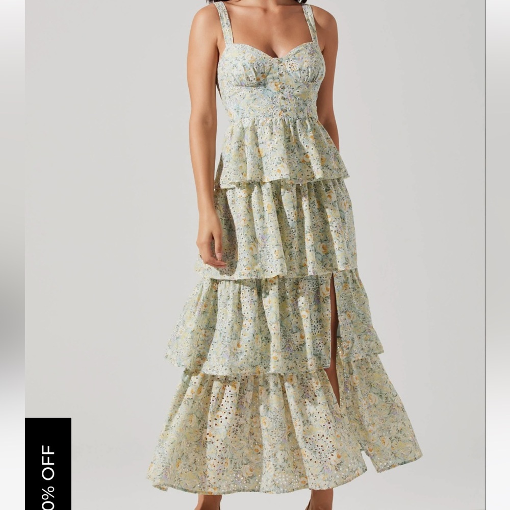 Astr MIDSUMMER FLORAL TIERED MAXI DRESS